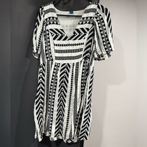 Mosaic Old Navy Black & White Dress size S